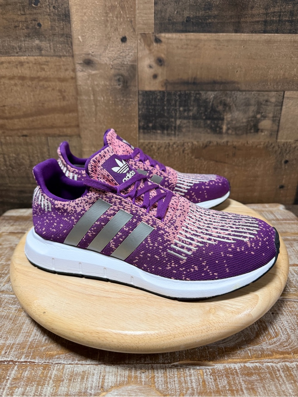 Adidas Originals Swift Run Women’s 9 Purple Pink Knit Sneakers BB1290